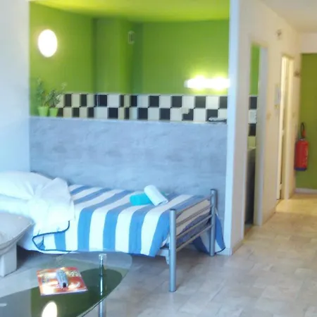 Apartotel Des Jardins De La Fontaine Qui Bout Apart-hotel