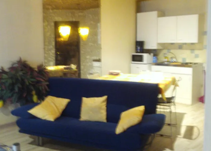 Apartotel Des Jardins De La Fontaine Qui Bout Apartmanhotel