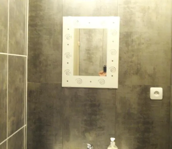 Apartotel Des Jardins De La Fontaine Qui Bout Apartmanhotel Charleroi