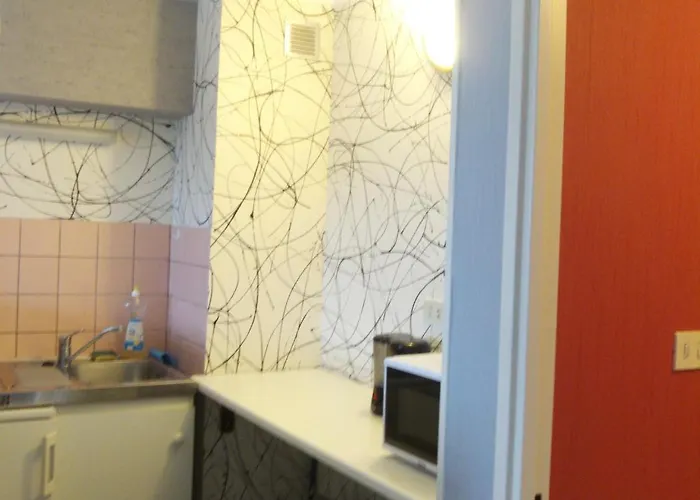 Apartotel Des Jardins De La Fontaine Qui Bout Apartmanhotel Charleroi