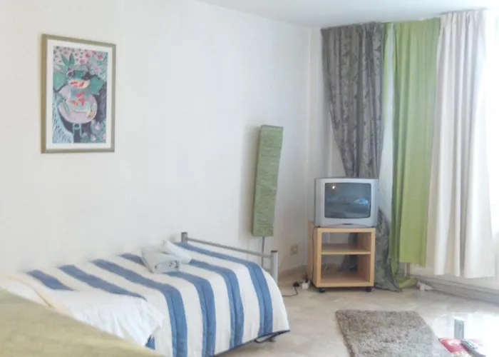 Apartmanhotel Apartotel Des Jardins De La Fontaine Qui Bout Charleroi