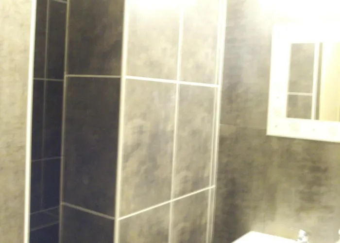 Apartotel Des Jardins De La Fontaine Qui Bout Apartmanhotel Charleroi