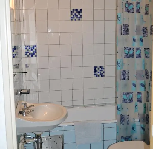 Apartotel Des Jardins De La Fontaine Qui Bout Apartmanhotel Charleroi